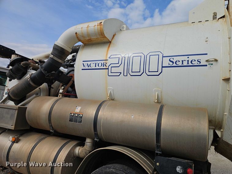 image for item EO7328 2009 Sterling L7500 sewer jetter truck