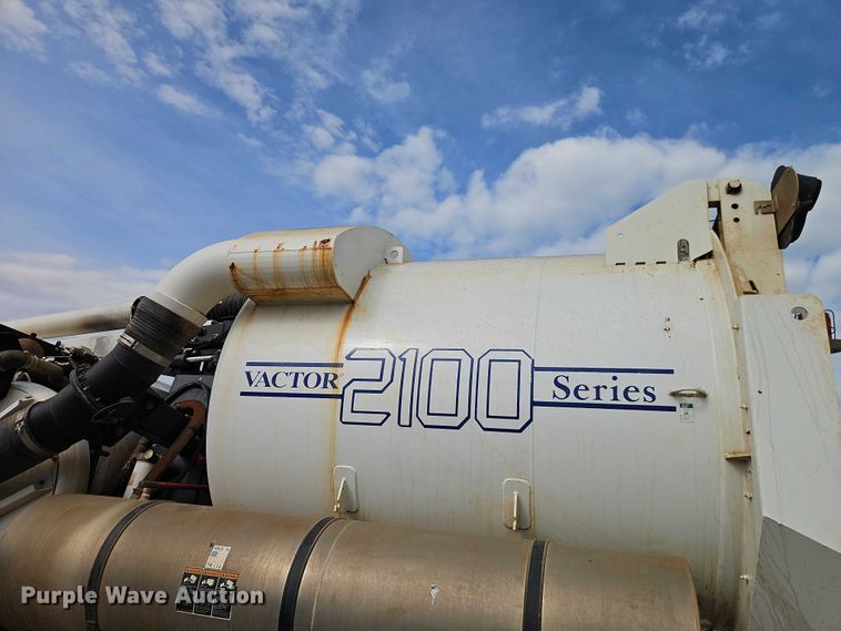 image for item EO7328 2009 Sterling L7500 sewer jetter truck