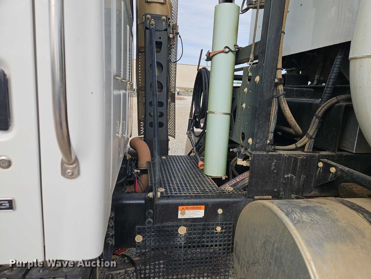 image for item EO7328 2009 Sterling L7500 sewer jetter truck