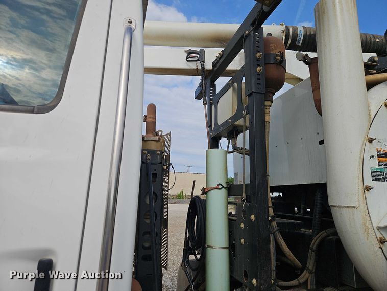 image for item EO7328 2009 Sterling L7500 sewer jetter truck