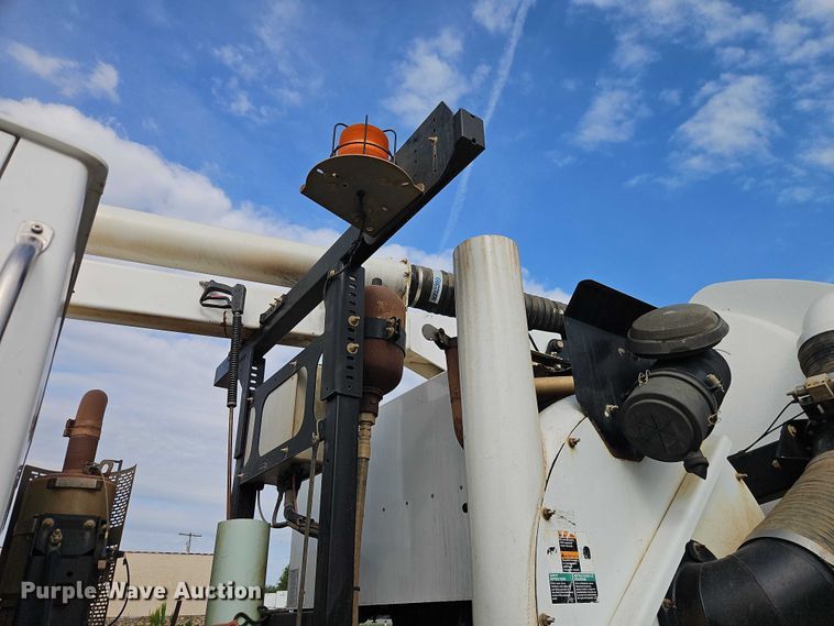 image for item EO7328 2009 Sterling L7500 sewer jetter truck