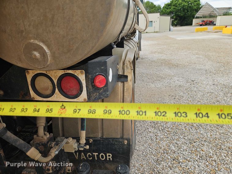 image for item EO7328 2009 Sterling L7500 sewer jetter truck