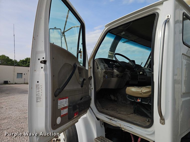 image for item EO7328 2009 Sterling L7500 sewer jetter truck