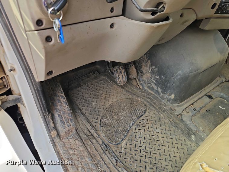 image for item EO7328 2009 Sterling L7500 sewer jetter truck