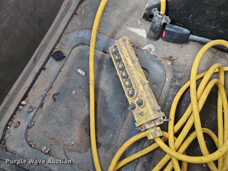 image for item EO7328 2009 Sterling L7500 sewer jetter truck