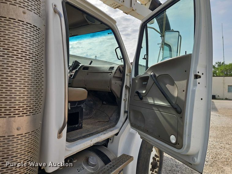 image for item EO7328 2009 Sterling L7500 sewer jetter truck