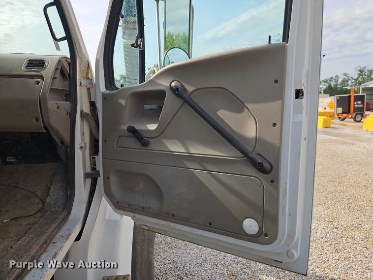 image for item EO7328 2009 Sterling L7500 sewer jetter truck