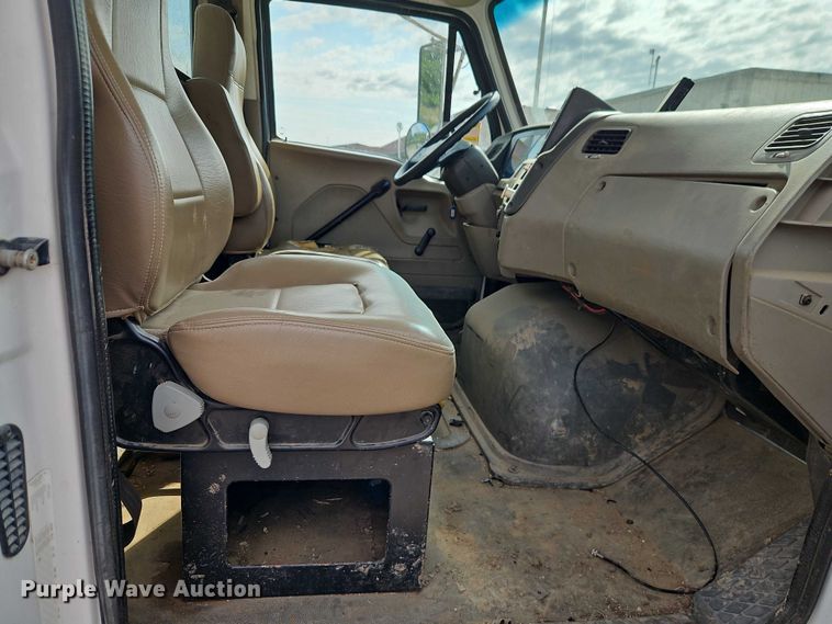 image for item EO7328 2009 Sterling L7500 sewer jetter truck