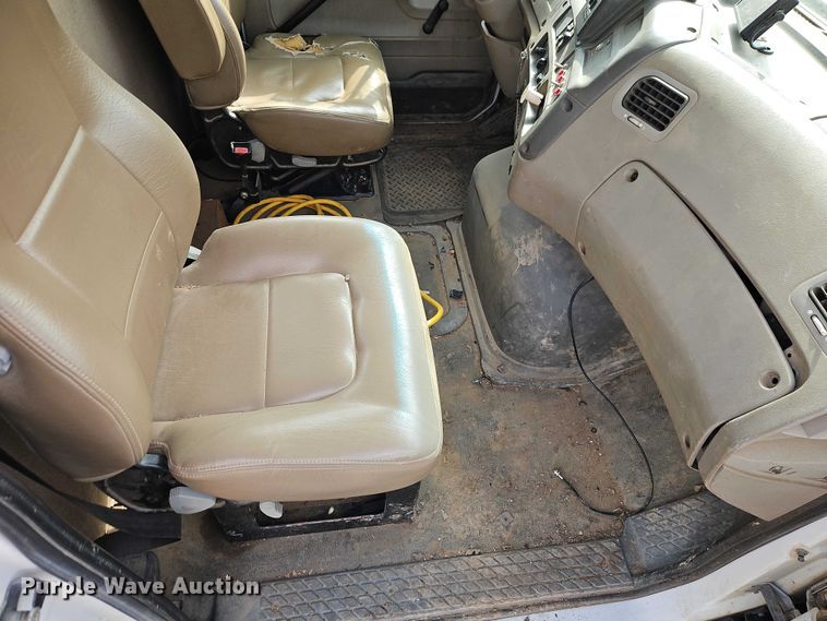 image for item EO7328 2009 Sterling L7500 sewer jetter truck
