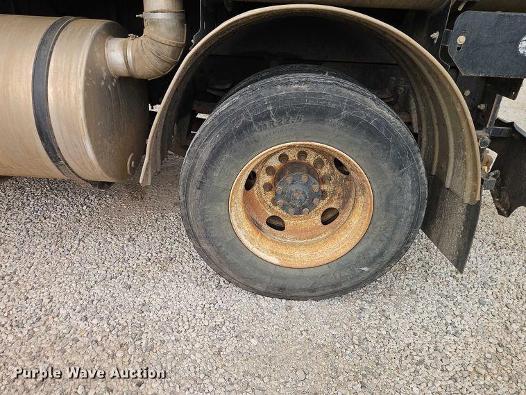 image for item EO7328 2009 Sterling L7500 sewer jetter truck