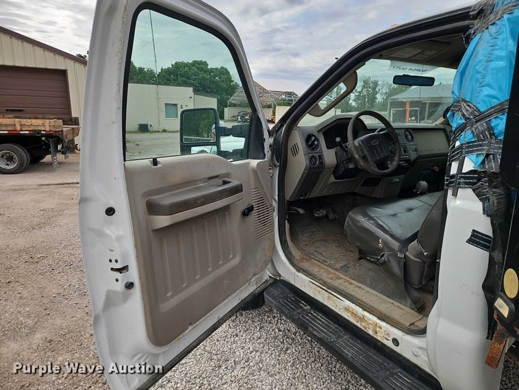 image for item EO7350 2009 Ford F450 Super Duty dump truck