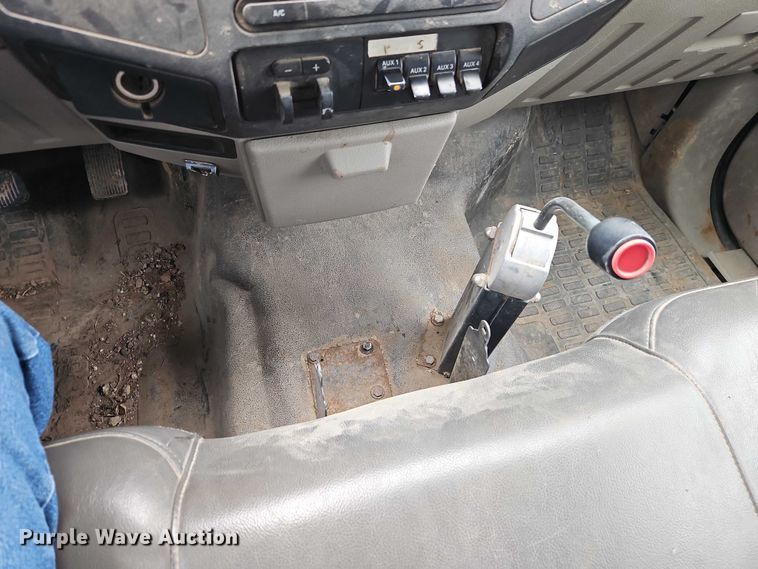 image for item EO7350 2009 Ford F450 Super Duty dump truck