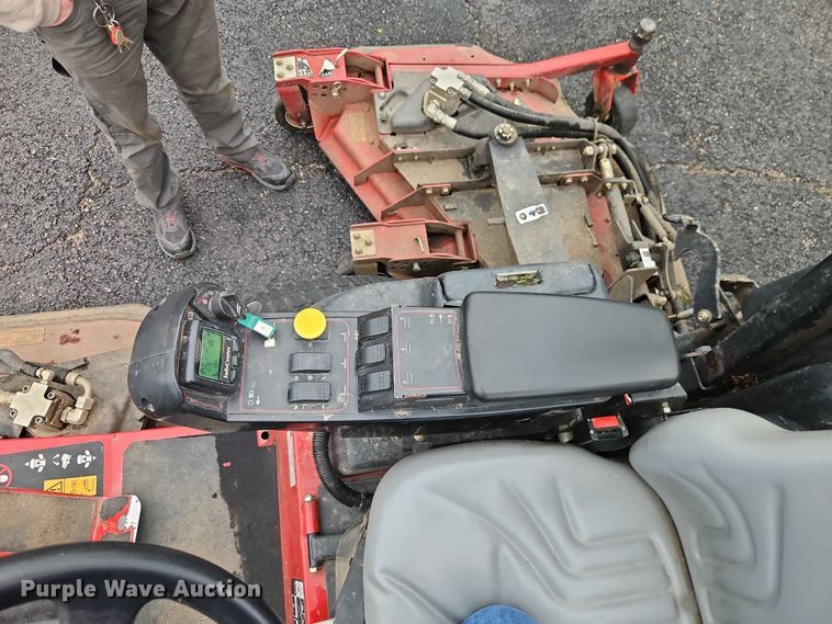 image for item EO7380 2017 Toro Groundsmaster 4000D lawn mower