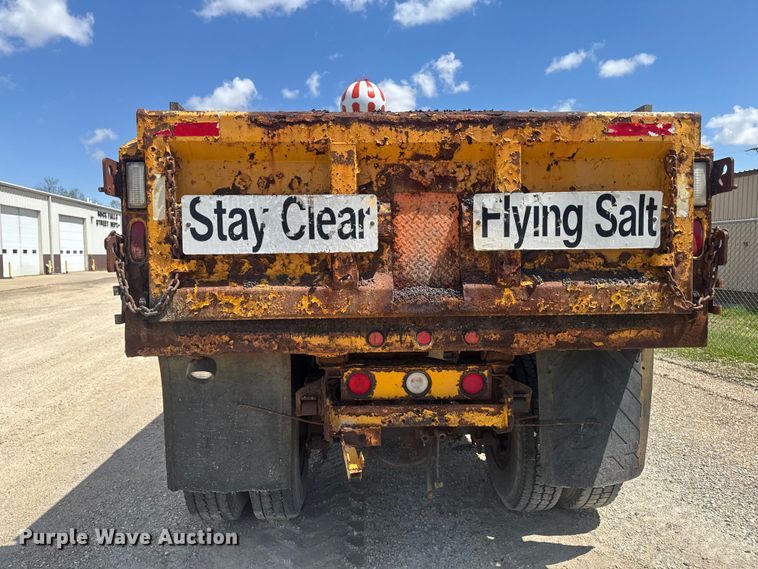 image for item ER0485 1996 International 4900 dump truck
