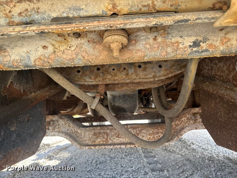 image for item ER0485 1996 International 4900 dump truck
