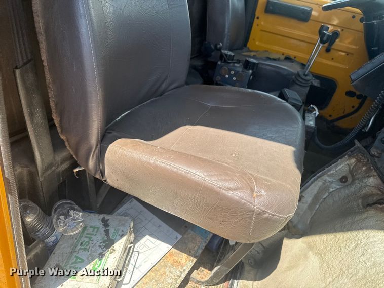 image for item ER0485 1996 International 4900 dump truck