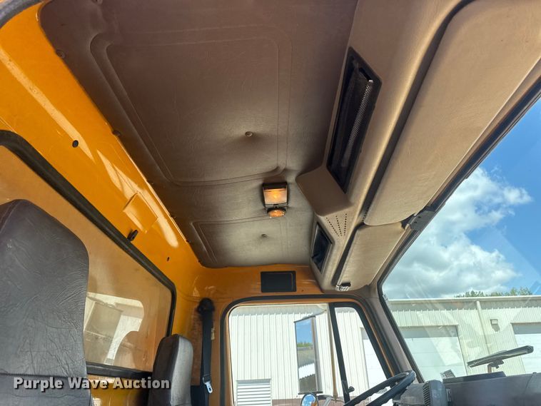 image for item ER0485 1996 International 4900 dump truck