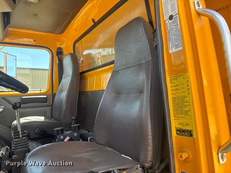 image for item ER0485 1996 International 4900 dump truck
