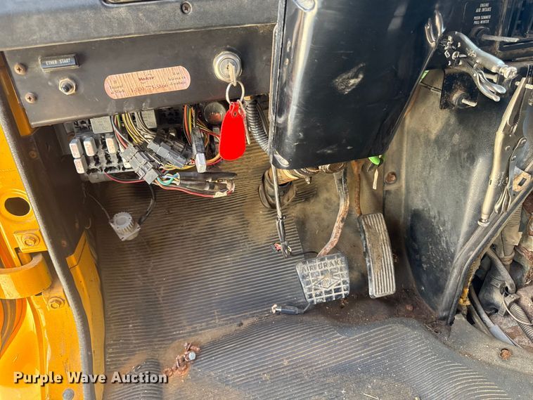 image for item ER0485 1996 International 4900 dump truck