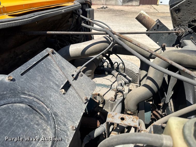 image for item ER0485 1996 International 4900 dump truck