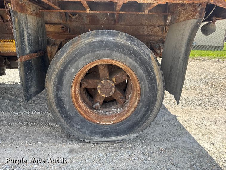 image for item ER0485 1996 International 4900 dump truck
