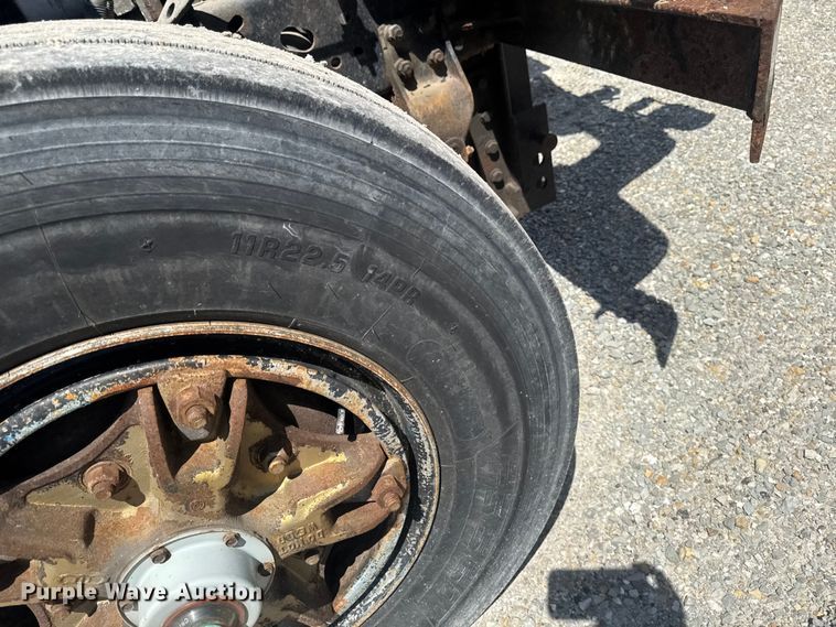 image for item ER0485 1996 International 4900 dump truck