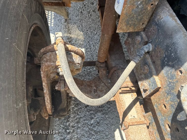 image for item ER0485 1996 International 4900 dump truck