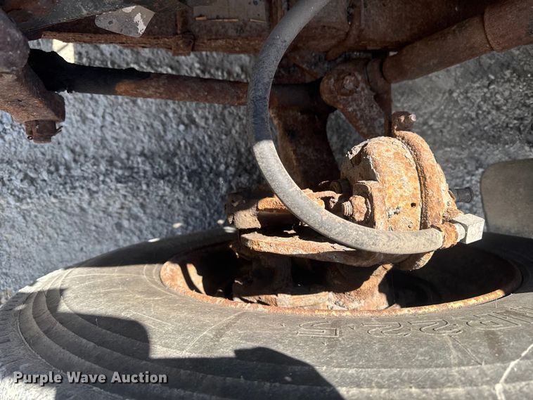 image for item ER0485 1996 International 4900 dump truck