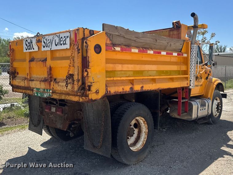 image for item ER0487 2002 International 4900 dump truck