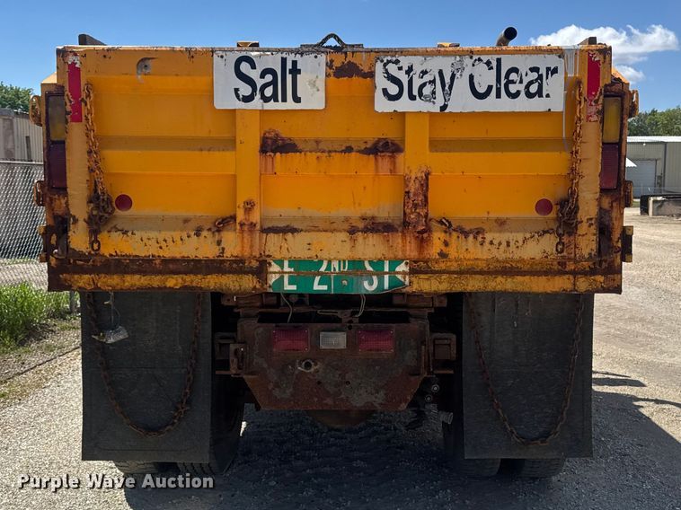 image for item ER0487 2002 International 4900 dump truck