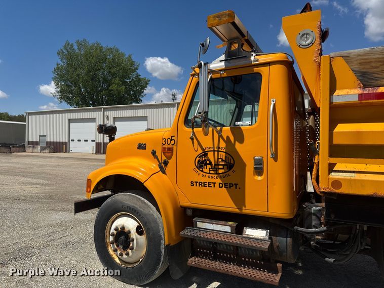 image for item ER0487 2002 International 4900 dump truck