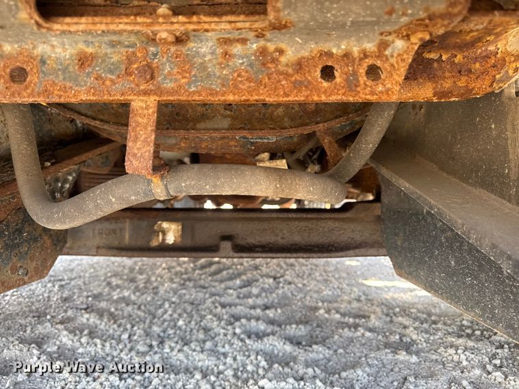 image for item ER0487 2002 International 4900 dump truck