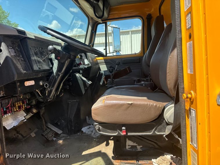 image for item ER0487 2002 International 4900 dump truck
