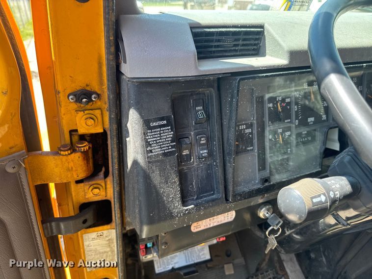 image for item ER0487 2002 International 4900 dump truck