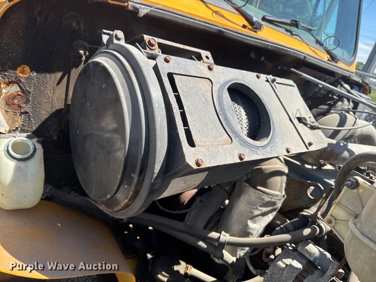 image for item ER0487 2002 International 4900 dump truck