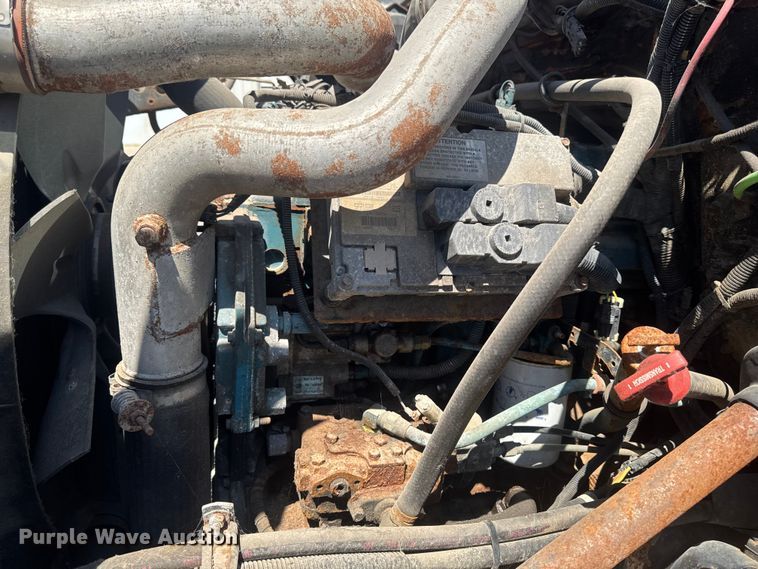 image for item ER0487 2002 International 4900 dump truck