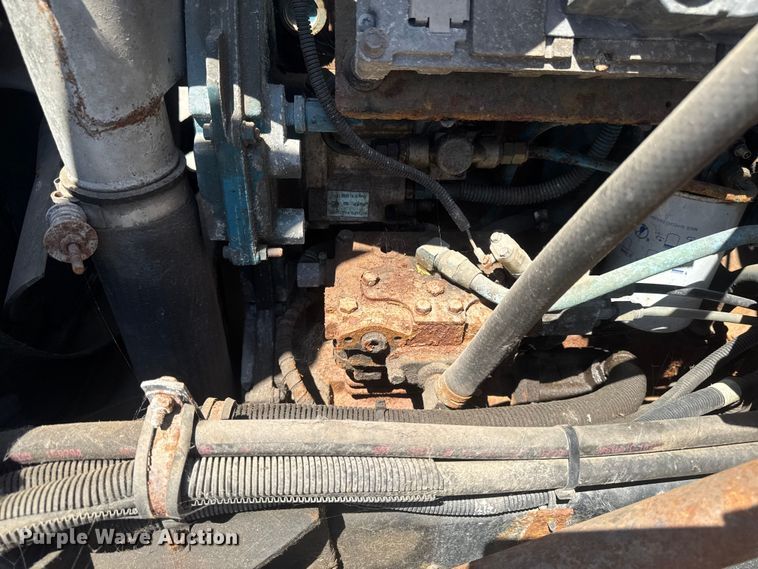 image for item ER0487 2002 International 4900 dump truck