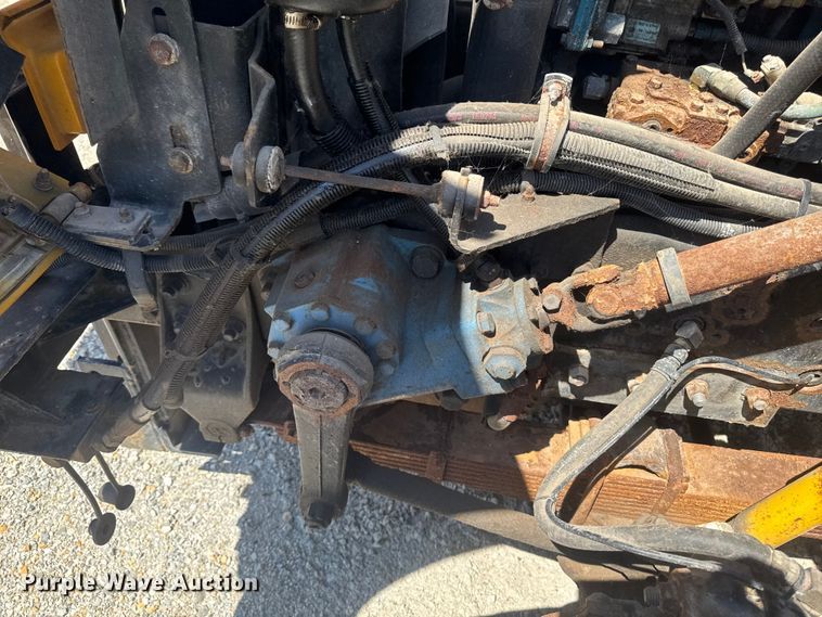 image for item ER0487 2002 International 4900 dump truck