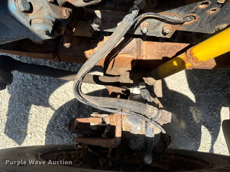image for item ER0487 2002 International 4900 dump truck