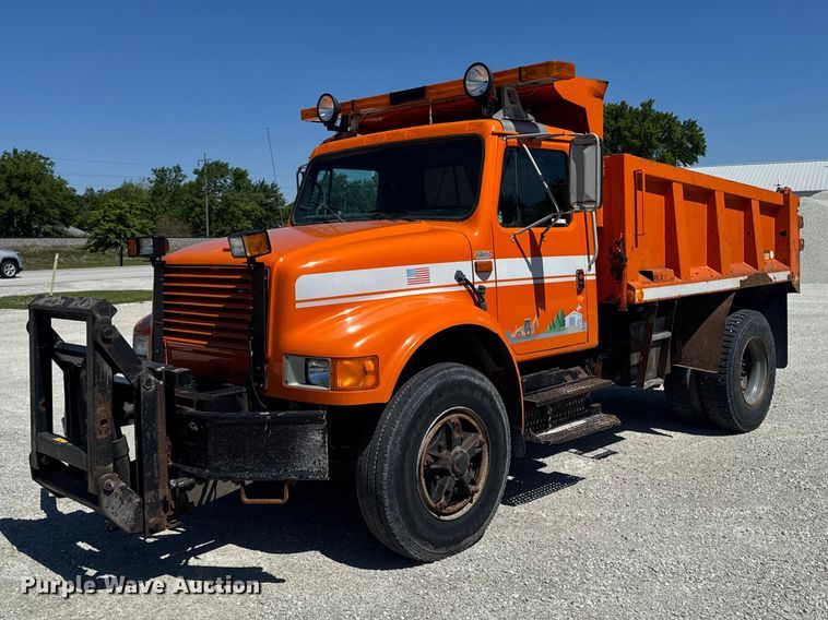 image for item ER0497 1990 International 4900 dump truck
