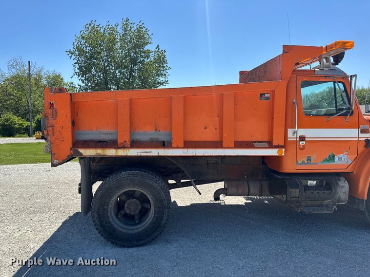 image for item ER0497 1990 International 4900 dump truck