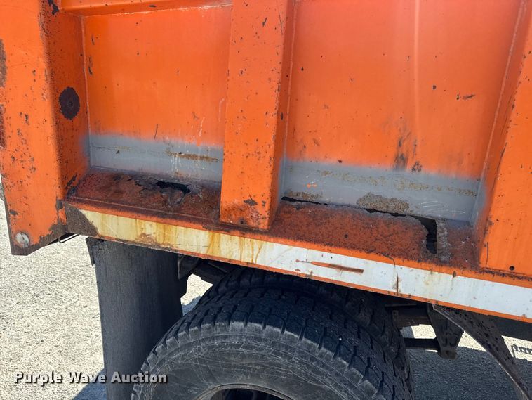 image for item ER0497 1990 International 4900 dump truck
