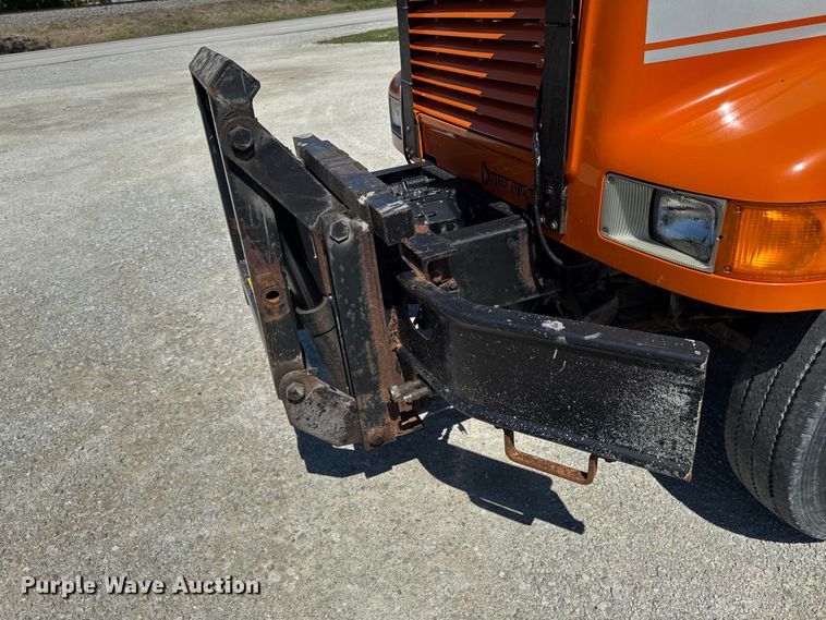image for item ER0497 1990 International 4900 dump truck
