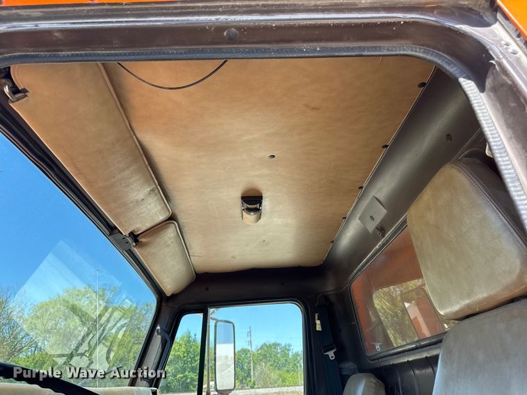 image for item ER0497 1990 International 4900 dump truck
