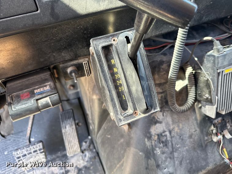 image for item ER0497 1990 International 4900 dump truck