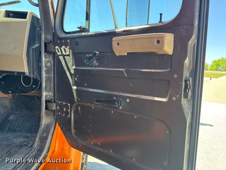 image for item ER0497 1990 International 4900 dump truck