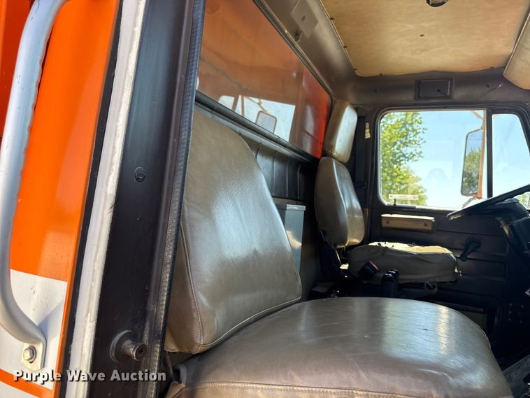 image for item ER0497 1990 International 4900 dump truck