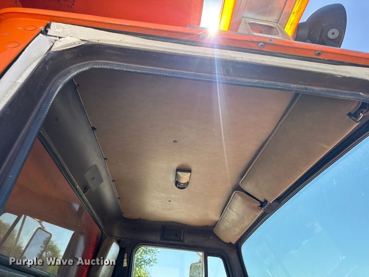image for item ER0497 1990 International 4900 dump truck
