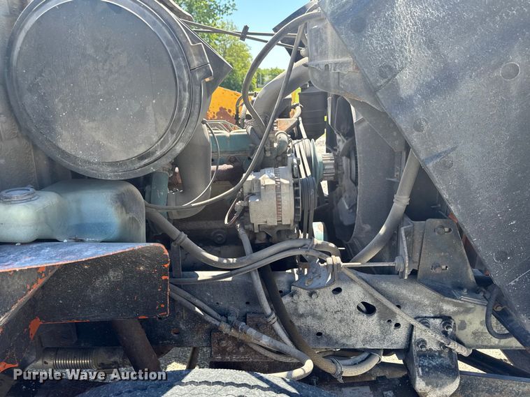 image for item ER0497 1990 International 4900 dump truck