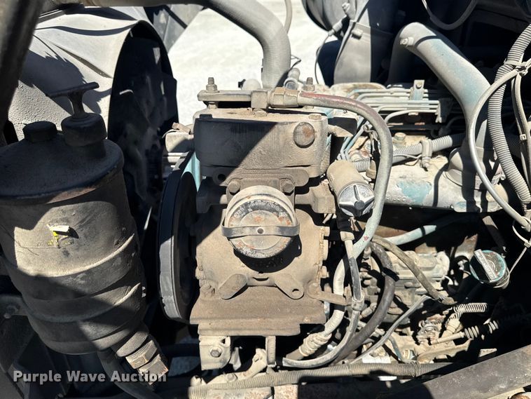 image for item ER0497 1990 International 4900 dump truck